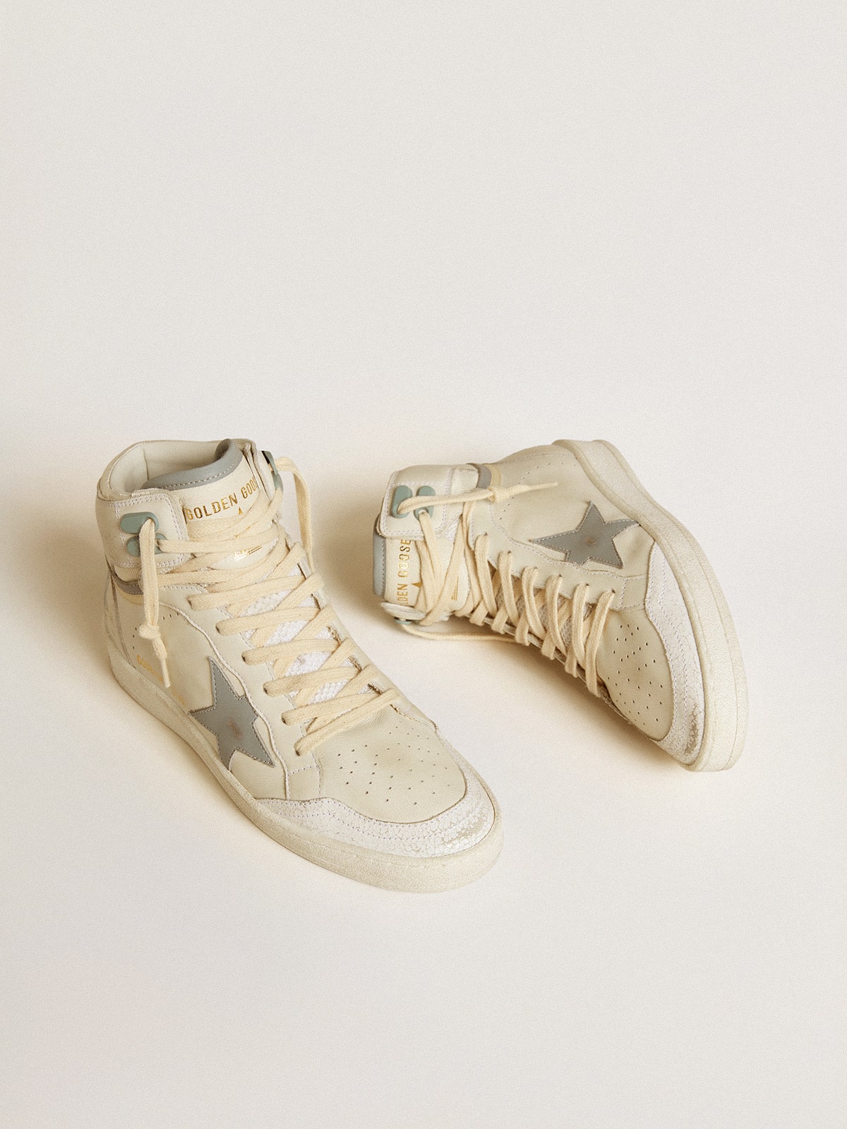 Golden Goose Women’s Sky-Star In Leather With Light Blue Leather Star And White Heel Tab - Mind Türkiye
