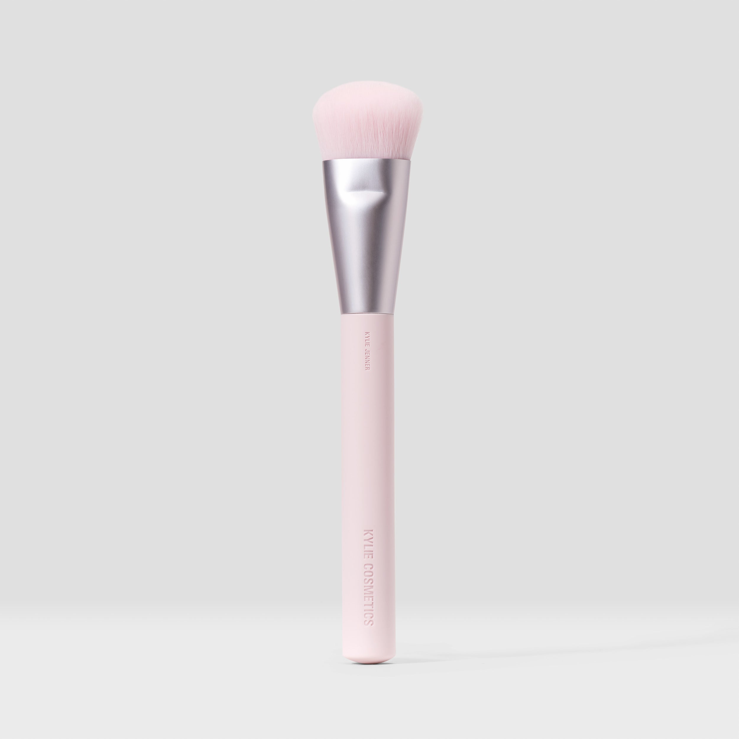 Kylie Blush Brush 04