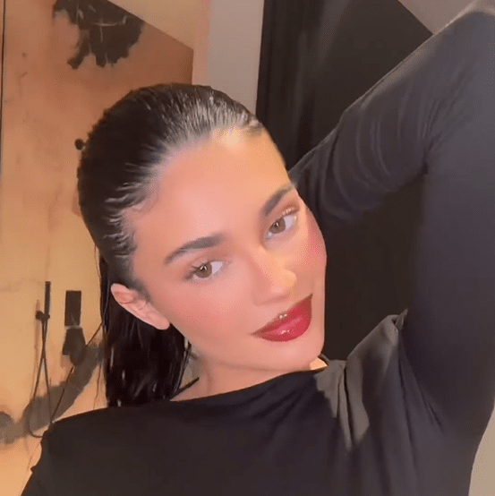 Kylie Glossy Red Lip Look Bundle - Mind Türkiye